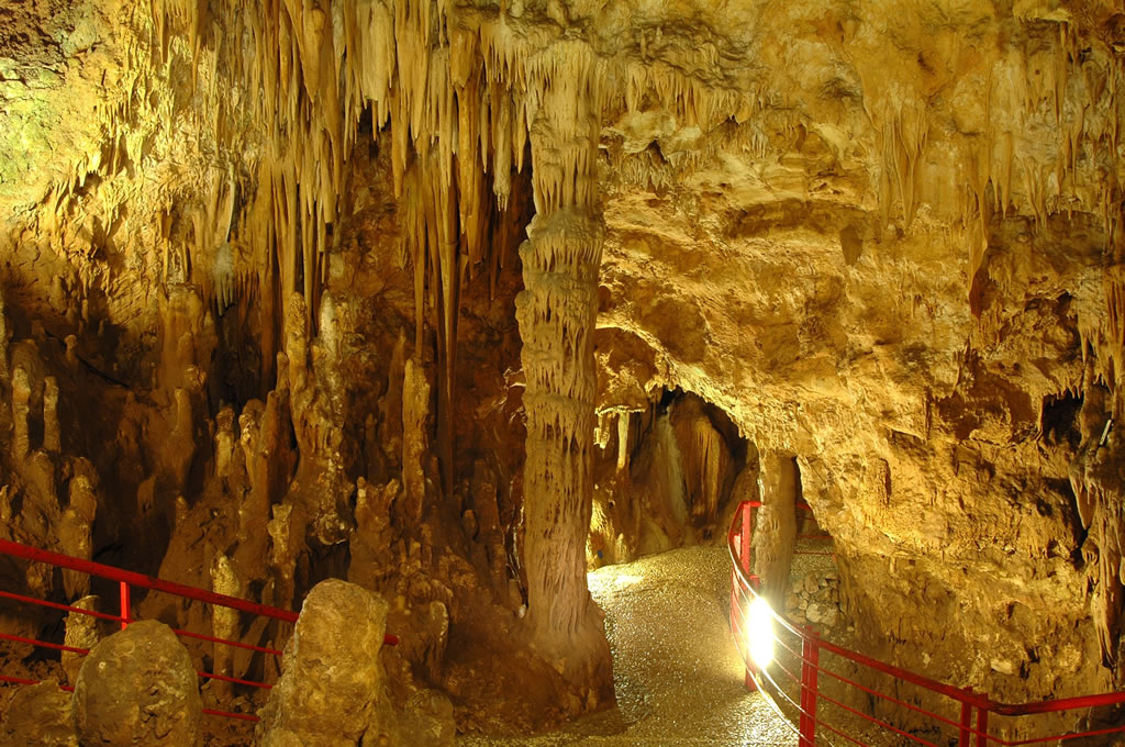 Pastena Caves
